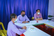 ผู้บริหารเทศบาลนครแม่สอดลงพื้นที่ตรวจเยี่ยมสถานศึกษา ในการเตรียมพร้อมในการเปิดเรียน