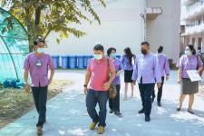 ผู้บริหารเทศบาลนครแม่สอดลงพื้นที่ตรวจเยี่ยมสถานศึกษา ในการเตรียมพร้อมในการเปิดเรียน