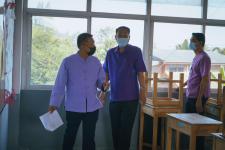 ผู้บริหารเทศบาลนครแม่สอดลงพื้นที่ตรวจเยี่ยมสถานศึกษา ในการเตรียมพร้อมในการเปิดเรียน