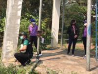 นักวิชาการสุขาภิบาล ลงพื้นที่เก็บตัวอย่างน้ำเพื่อวิเคราะห์คุณภาพภาพทิ้งน้ำเสียชุมชน กรณีเรื่องร้องเรียนปัญหาน้ำเสียจากลำห้วยแม่สอด