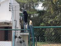 นักวิชาการสุขาภิบาล ลงพื้นที่เก็บตัวอย่างน้ำเพื่อวิเคราะห์คุณภาพภาพทิ้งน้ำเสียชุมชน กรณีเรื่องร้องเรียนปัญหาน้ำเสียจากลำห้วยแม่สอด