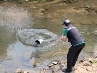 นักวิชาการสุขาภิบาล ลงพื้นที่เก็บตัวอย่างน้ำเพื่อวิเคราะห์คุณภาพภาพทิ้งน้ำเสียชุมชน กรณีเรื่องร้องเรียนปัญหาน้ำเสียจากลำห้วยแม่สอด