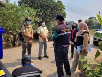 นักวิชาการสุขาภิบาล ลงพื้นที่เก็บตัวอย่างน้ำเพื่อวิเคราะห์คุณภาพภาพทิ้งน้ำเสียชุมชน กรณีเรื่องร้องเรียนปัญหาน้ำเสียจากลำห้วยแม่สอด