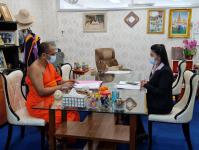 พระมหาอำพลฯ นิสิตปริญญาโท หลักสูตรรัฐประศาสนศาสตรมหาบัณฑิต หลักสูตรบัณฑิตศึกษา มหาวิทยาลัยมหาจุฬาลงกรณราชวิทยาลัย วิทยาเขตนครสวรรค์ ได้สัมภาษณ์คณะกองสวัสดิการสังคม เพื่อนำข้อมูลเชิงลึกประกอบการวิจัย