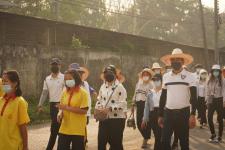 กองการศึกษาร่วมเดินรณรงค์ให้ประชาชนไปใช้สิทธิเลือกตั้ง