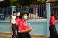 กองการศึกษาร่วมเดินรณรงค์ให้ประชาชนไปใช้สิทธิเลือกตั้ง