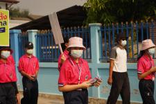 กองการศึกษาร่วมเดินรณรงค์ให้ประชาชนไปใช้สิทธิเลือกตั้ง