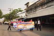 กองการศึกษาร่วมเดินรณรงค์ให้ประชาชนไปใช้สิทธิเลือกตั้ง