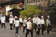 กองการศึกษาร่วมเดินรณรงค์ให้ประชาชนไปใช้สิทธิเลือกตั้ง