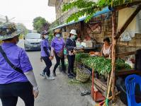 คลินิกชุมชนอบอุ่นเทศบาลนครแม่สอด  ลงพื้นที่สำรวจความประสงค์ฉีดวัคซีนป้องกันโรคโควิด 19 ในกลุ่มผู้สูงอายุอายุ 60 ปี ขึ้นไป ในเขตเทศบาลนครแม่สอด 