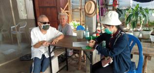 คลินิกชุมชนอบอุ่นเทศบาลนครแม่สอด  ลงพื้นที่สำรวจความประสงค์ฉีดวัคซีนป้องกันโรคโควิด 19 ในกลุ่มผู้สูงอายุอายุ 60 ปี ขึ้นไป ในเขตเทศบาลนครแม่สอด 