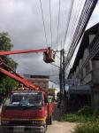งานไฟฟ้า ฝ่ายการโยธา ออกปฏิบัติหน้าที่ติดโคมไฟและซ่อมแซมไฟฟ้าส่องสว่างถนนสาธารณะในเขตชุมชนต่าง ๆ