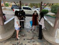 พบหญิงเร่ร่อนไม่ทราบชื่อและประวัติ เร่ร่อนพักอาศัยบริเวณศาลาสถานีตำรวจภูธรแม่สอด