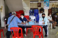 ทน.แม่สอด แจกเบี้ยยังชีพผู้สูงอายุและผู้พิการ ประจำเดือนกรกฎาคม 2564 