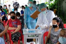 คลินิกชุมชนอบอุ่นเทศบาลนครแม่สอด ออกหน่วยฉีดวัคซีนป้องกันโควิด-19 ณ ที่ทำการชุมชนประชารักษ์