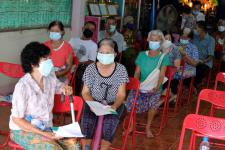 คลินิกชุมชนอบอุ่นเทศบาลนครแม่สอด ออกหน่วยฉีดวัคซีนป้องกันโควิด-19 ณ ที่ทำการชุมชนสองแคว1