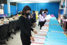 คณะอนุกรรมการกลั่นกรองการประเมินผลการปฏิบัติงานของข้าราชการครูและบุคลากรทางการศึกษา ครั้งที่ 2 ประจำปี 2564 ลงพื้นที่ติดตามผลการประเมินผลการปฏิบัติงานของพนักงานครูเทศบาลและลูกจ้างประจำ