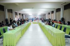 เทศบาลนครแม่สอดจัดการอบรมสาธิตการใช้งานชุดตรวจ Antigen test kit (ATK) ให้แก่ครูและบุคลากรทางการศึกษา 