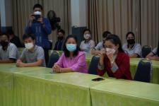 เทศบาลนครแม่สอดจัดการอบรมสาธิตการใช้งานชุดตรวจ Antigen test kit (ATK) ให้แก่ครูและบุคลากรทางการศึกษา 