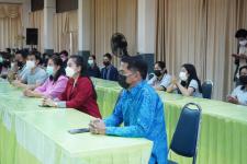 เทศบาลนครแม่สอดจัดการอบรมสาธิตการใช้งานชุดตรวจ Antigen test kit (ATK) ให้แก่ครูและบุคลากรทางการศึกษา 