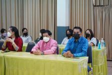 เทศบาลนครแม่สอดจัดการอบรมสาธิตการใช้งานชุดตรวจ Antigen test kit (ATK) ให้แก่ครูและบุคลากรทางการศึกษา 