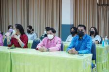 เทศบาลนครแม่สอดจัดการอบรมสาธิตการใช้งานชุดตรวจ Antigen test kit (ATK) ให้แก่ครูและบุคลากรทางการศึกษา 