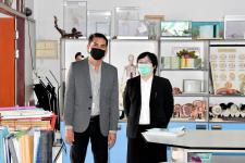 นายพีระ วงค์หมอ ผู้อำนวยการกองการศึกษา ลงพื้นที่ตรวจเยี่ยมการดำเนินการตามมาตรการป้องกันการแพร่ระบาดของโรคติดเชื้อไวรัสโคโรน่า 2019 ของโรงเรียนในสังกัดเทศบาลนครแม่สอด