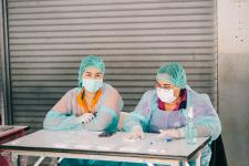 นายพีระ วงค์หมอ ผู้อำนวยการกองการศึกษา ลงพื้นที่ตรวจความเรียบร้อยในการตรวจเชื้อโคโรน่า-2019 ด้วยชุดตรวจ Antigen-Kit (ATK) ของนักเรียนระดับชั้น ป.1-ป-6 ภายในสถานศึกษาสังกัดเทศบาลนครแม่สอด