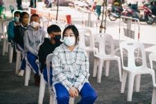 นายพีระ วงค์หมอ ผู้อำนวยการกองการศึกษา ลงพื้นที่ตรวจความเรียบร้อยในการตรวจเชื้อโคโรน่า-2019 ด้วยชุดตรวจ Antigen-Kit (ATK) ของนักเรียนระดับชั้น ป.1-ป-6 ภายในสถานศึกษาสังกัดเทศบาลนครแม่สอด