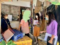 ลงพื้นที่ชุมชนสักทอง จำนวน 9 ครัวเรือน เพื่อเยี่ยมบ้านและสอบข้อเท็จจริงเบื้องเพื่อประกอบการวางแผนพิจารณาให้ความช่วยเหลือด้านการส่งเสริมและพัฒนาคุณคุณภาพชีวิตตามความเหมาะสมต่อไป