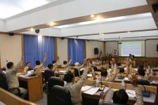 การประชุมสภาเทศบาล สมัยสามัญ สมัยที่ ๓ ครั้งที่ ๓ ประจำปี ๒๕๕๘ ในวันจันทร์ที่ ๓๑ สิงหาคม พ.ศ. ๒๕๕๘ เวลา ๑๔.๐๐ น. ณ ห้องประชุมสภาเทศบาลนครแม่สอด