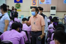 ทน.แม่สอด ร่วมกับ รพ.แม่สอด ร่วมให้บริการฉีดวัคซีนเคลื่อนที่ให้แก่นักเรียนโรงเรียนในสังกัดเทศบาลนครแม่สอด 