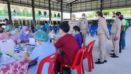 ทน.แม่สอด ร่วมกับ รพ.แม่สอด ร่วมให้บริการฉีดวัคซีนเคลื่อนที่ให้แก่ชาวต่างชาติในเขตเทศบาลนครแม่สอด 
