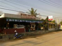 ร้านก๋วยเตี๋ยวบ้านดิน