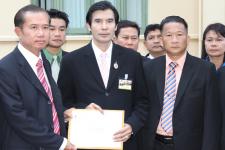 นายกฝอ-หอการค้า-สภาอุตสาหกรรม-ผู้ประกอบการค้าด่านพรมแดนแม่สอดยื่นหนังสือต่อนายกรัฐมนตรีและรัฐมนตรีกระทรวงการต่างประเทศขอสนับสนุนผลักดันการเปิดด่านพรมแดนแม่สอด(สะพานมิตรภาพไทยพม่า)หลังปิดมายาวนานกว่า 2 ปี