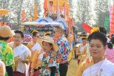 เทศบาลนครแม่สอด จัดขบวนแห่สงกรานต์ ประจำปี 2561 เพื่อสืบสานประเพณีและวัฒนธรรมอันดีงามของไทย 16 เมษายน 2561