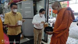 ทน.แม่สอด ให้บริการคัดกรองสุขภาพตามโครงการ “เข้าพรรษา ชีวาสดใส ห่างไกลโรคร้าย” 
