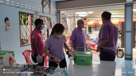 ทน.แม่สอด ให้บริการฉีดยาวัคซีนป้องกันโรคพิษสุนัขบ้าให้กับสุนัขและแมว พร้อมลงทะเบียนสัตว์เลี้ยงที่ชุมชนร่วมแรง