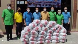 ทน.แม่สอด รับมอบข้าวสาร อาหารแห้ง จำนวน 250 ชุด จาก แม่สอดมูลนิธิสามัคคีการกุศล คณะกรรมการเถ่านั้ง รุ่นที่ 53