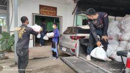 ทน.แม่สอด รับมอบข้าวสาร อาหารแห้ง จำนวน 250 ชุด จาก แม่สอดมูลนิธิสามัคคีการกุศล คณะกรรมการเถ่านั้ง รุ่นที่ 53