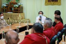 ทน.แม่สอด ร่วมกับ มูลนิธิสามัคคีการกุศลแม่สอด แจกถุงยังชีพแก่ ผู้อยากไร้ ผู้ด้อยโอกาส และผู้ประสบปัญหาทางสังคม ทั้ง 20 ชุมชน