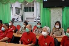 ทน.แม่สอด ร่วมกับ มูลนิธิสามัคคีการกุศลแม่สอด แจกถุงยังชีพแก่ ผู้อยากไร้ ผู้ด้อยโอกาส และผู้ประสบปัญหาทางสังคม ทั้ง 20 ชุมชน