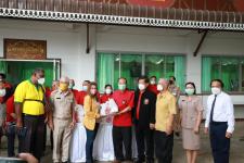 ทน.แม่สอด ร่วมกับ มูลนิธิสามัคคีการกุศลแม่สอด แจกถุงยังชีพแก่ ผู้อยากไร้ ผู้ด้อยโอกาส และผู้ประสบปัญหาทางสังคม ทั้ง 20 ชุมชน