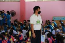 นายกเทศมนตรีนครแม่สอด ตรวจเยี่ยมการตรวจสุขภาพเด็กนักเรียน โรงเรียนเทศบาลวัดดอนแก้ว ประจำปี 2565