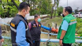 ทน.แม่สอด ลงพื้นที่ติดตามสถานการณ์น้ำในพื้นที่เขตเทศบาลนครแม่สอดหลังมีฝนตกหนักอย่างต่อเนื่อง