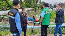 ทน.แม่สอด ลงพื้นที่ติดตามสถานการณ์น้ำในพื้นที่เขตเทศบาลนครแม่สอดหลังมีฝนตกหนักอย่างต่อเนื่อง