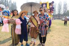 เทศบาลนครแม่สอด จัดขบวนแห่สงกรานต์ ประจำปี 2561 เพื่อสืบสานประเพณีและวัฒนธรรมอันดีงามของไทย 16 เมษายน 2561