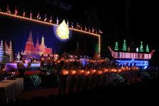 ดร.เทอดเกียรติ ชินสรนันท์ นายกเทศมนตรีนครแม่สอด นำผู้บริหารเทศบาล ประธานสภาเทศบาลนครแม่สอด พร้อมสมาชิกสภาเทศบาลนครแม่สอด ร่วมลงนามถวายพระพร เนื่องในวันพ่อแห่งชาติ ประจำปี ๒๕๕๘