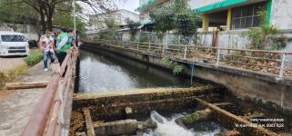 ทน.แม่สอด ลงพื้นที่ดำเนินการเปิดทางน้ำไหล สะพานหลังโรงเรียนเทศบาลวัดมณีไพรสณฑ์ 