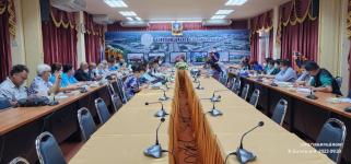 ทน.แม่สอด จัดประชุมสรุปผลการสำรวจและประเมินความจำเป็นเร่งด่วนแก่ผู้ประสบปัญหาทางสังคมในเขตเทศบาลนครแม่สอด